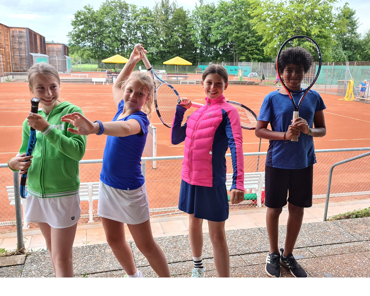 Neue Fotos von den Kindern/Jugendlichen zu 