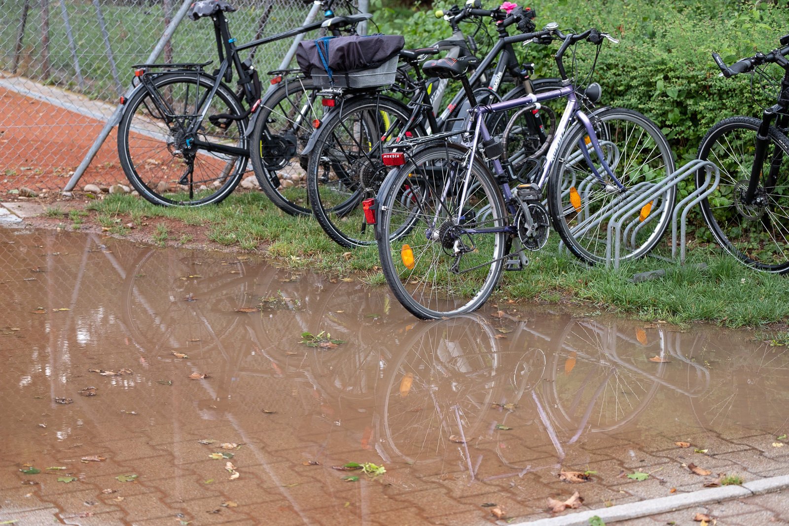 Hobby-Herren 2 unterliegen Geradstetten nach Platzregen und endlosen Match-Tie-Break-Spielen