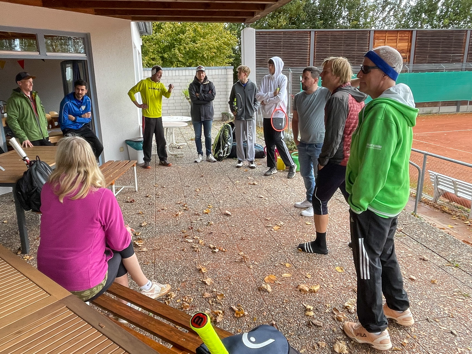 Trabende und galoppierende Pferdchen beim Saisonabschlussturnier